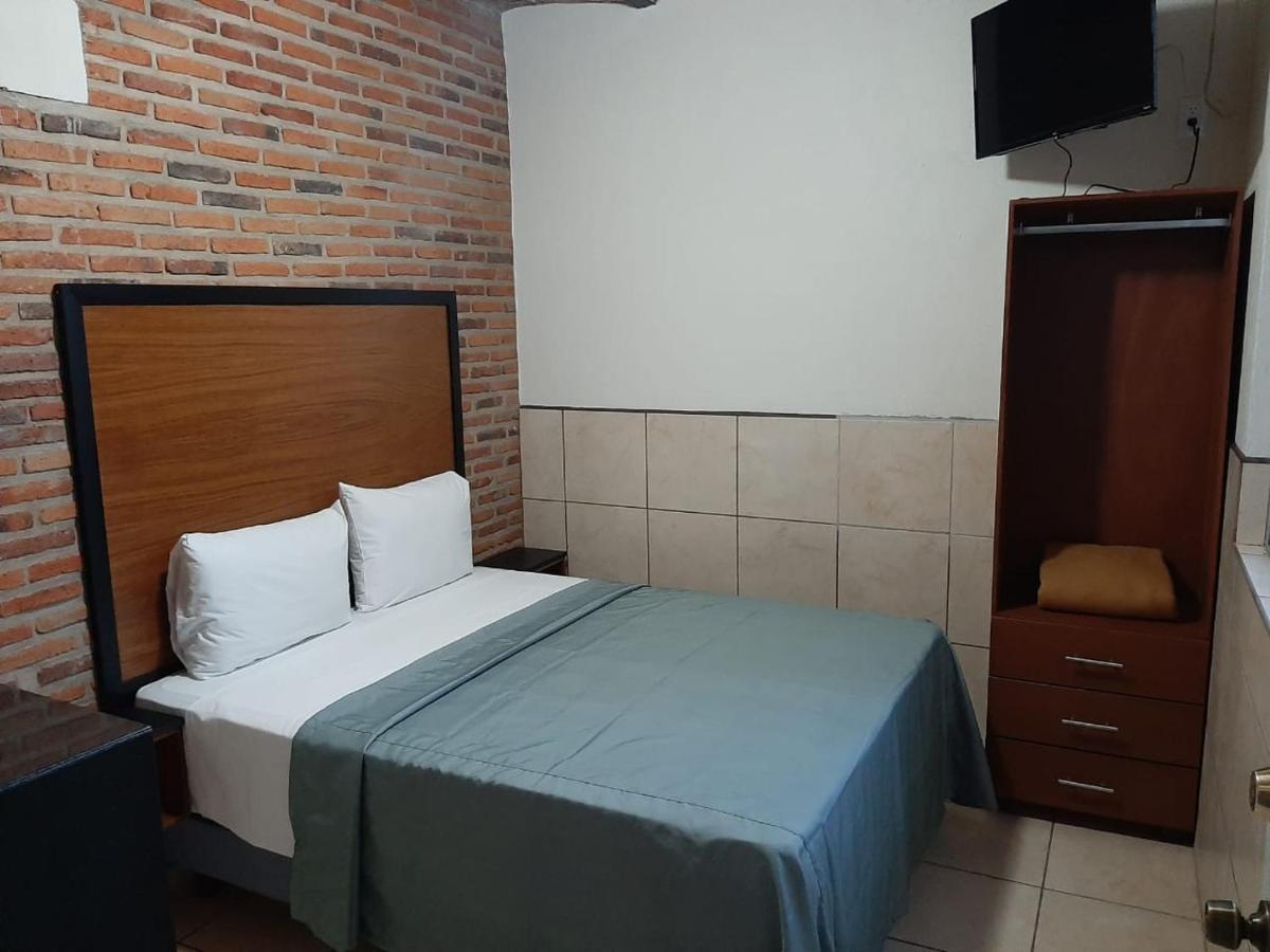 Hotel HCM Guadalajara Bagian luar foto